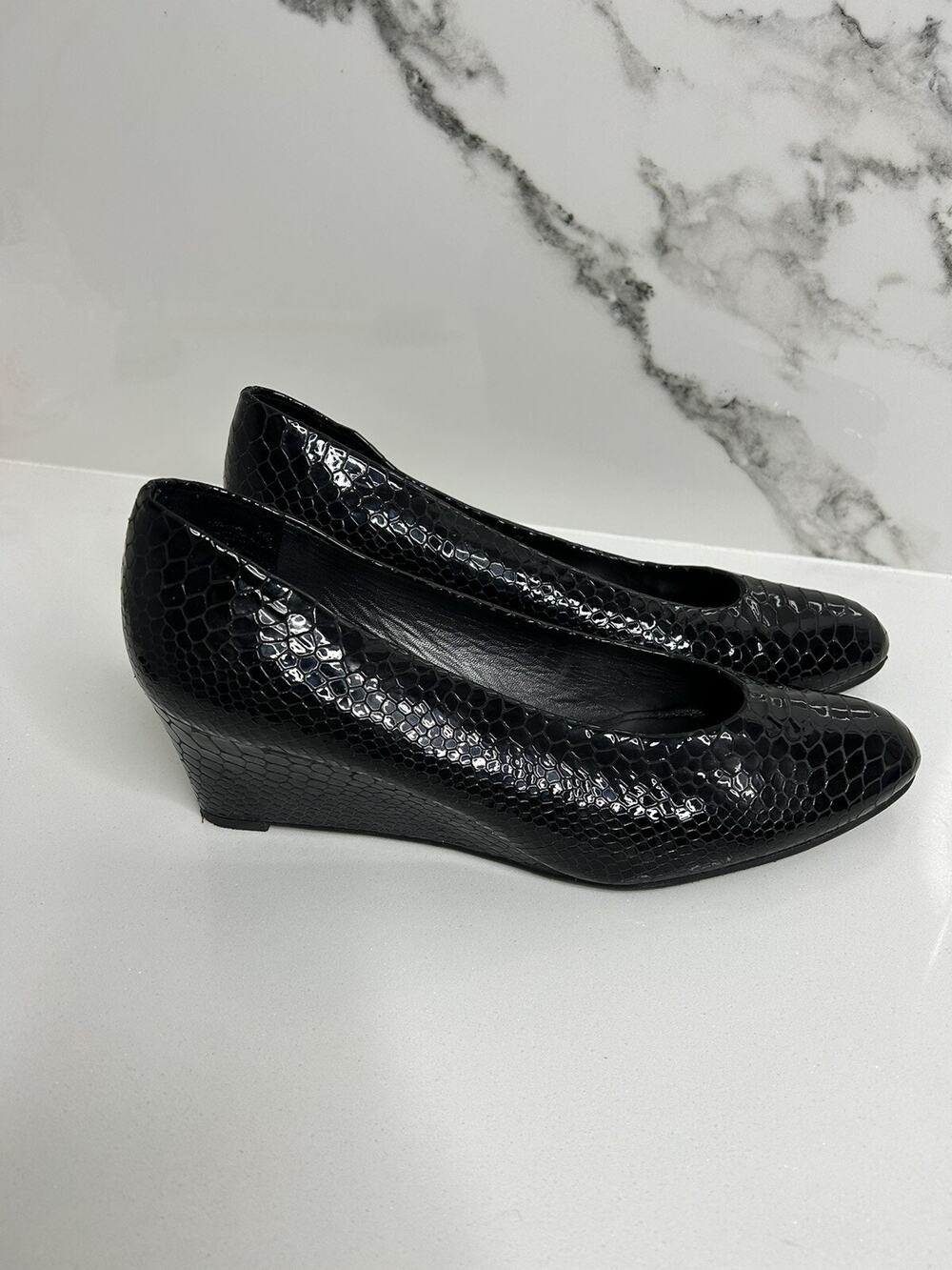 Stuart Weitzman Nicetie Embrossed Patent Leather Wedge Loafer Shoe Sz 10 Quality
